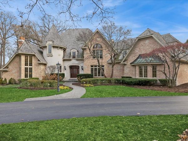 2041 Tremont Court, Libertyville, IL 60048