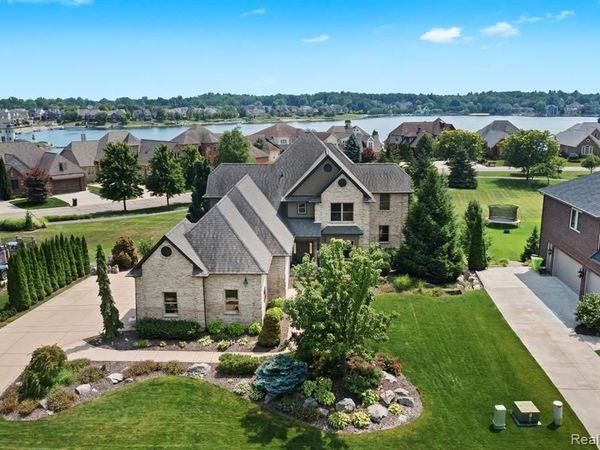 10511 Stoney Point Drive, Green Oak Twp, MI 48178