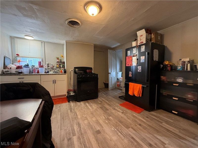 4217 Hyde Avenue, Cleveland, OH 44109 Photo 7