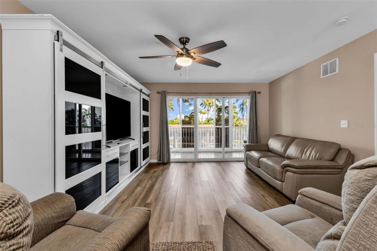 150 Harborside Avenue, Unit 209, Punta Gorda, FL 33950 Photo