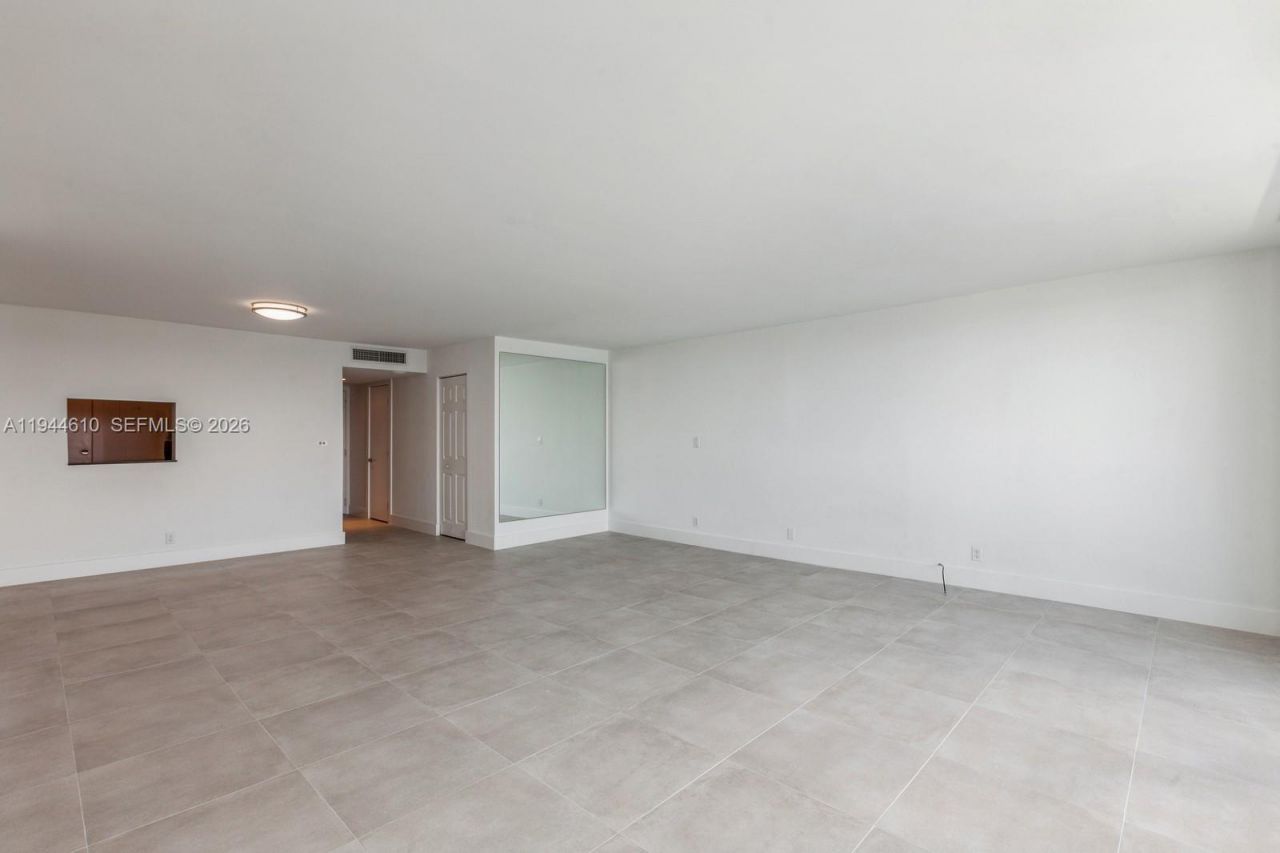 6770 Indian Creek Dr, Unit 14J, Miami Beach, FL 33141 Photo