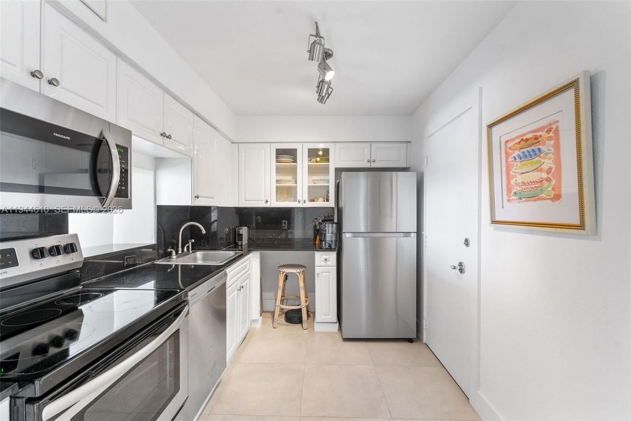 6770 Indian Creek Dr, Unit 14J, Miami Beach, FL 33141 Photo