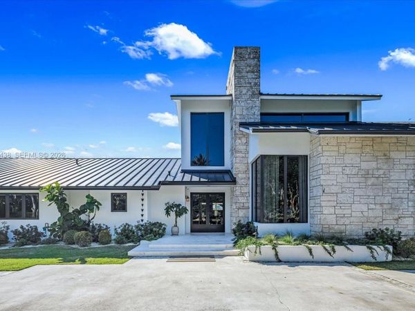 5902 SW 105th St, Pinecrest, FL 33156