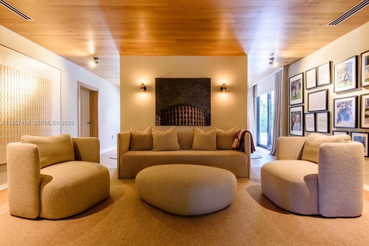 5902 SW 105th St, Pinecrest, FL 33156 Photo