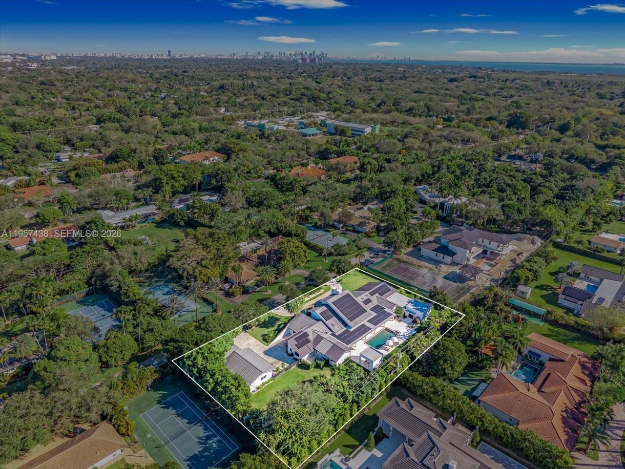 5902 SW 105th St, Pinecrest, FL 33156 Photo