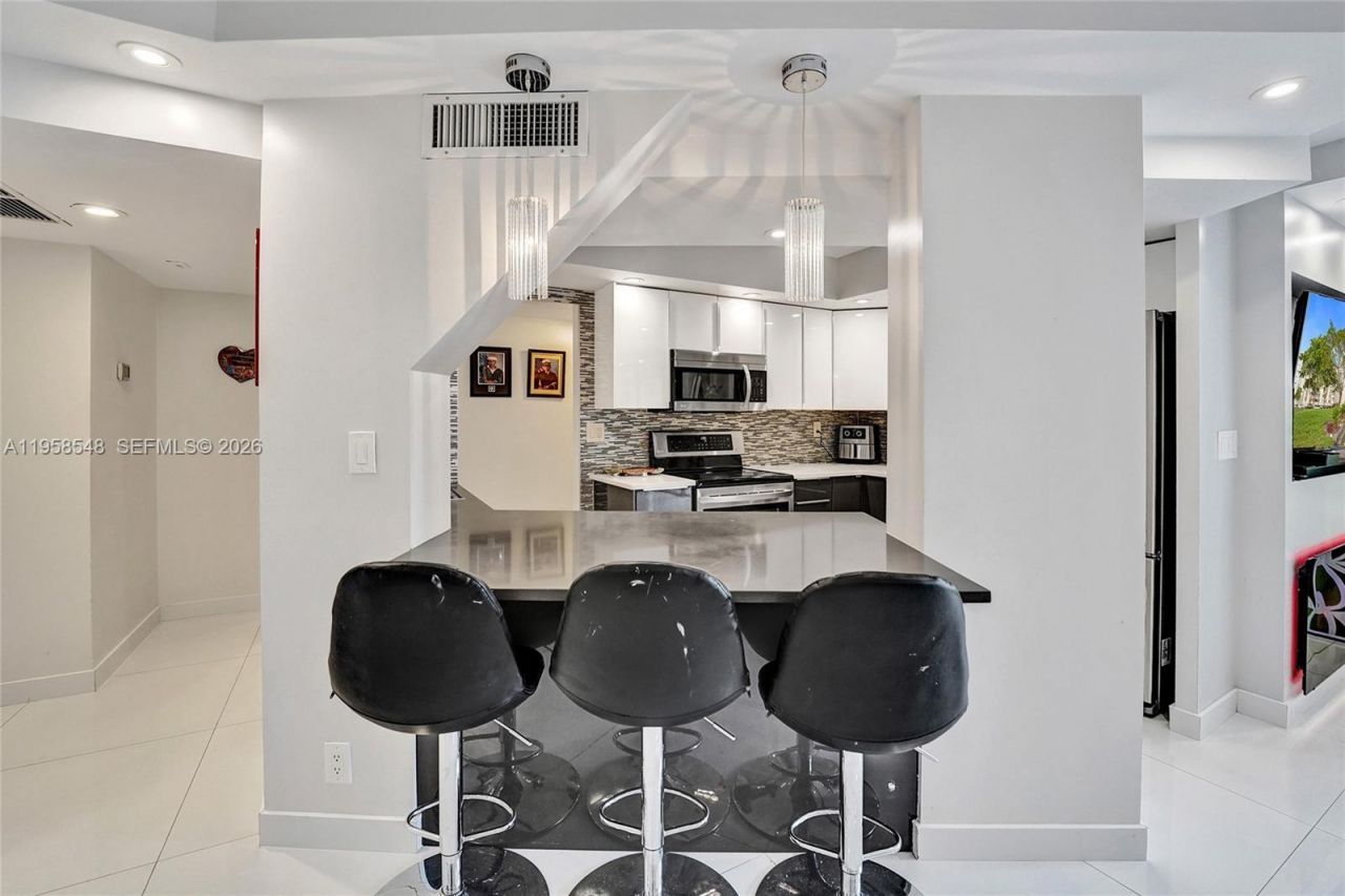 6911 Environ Blvd, Unit 1K, Lauderhill, FL 33319 Photo