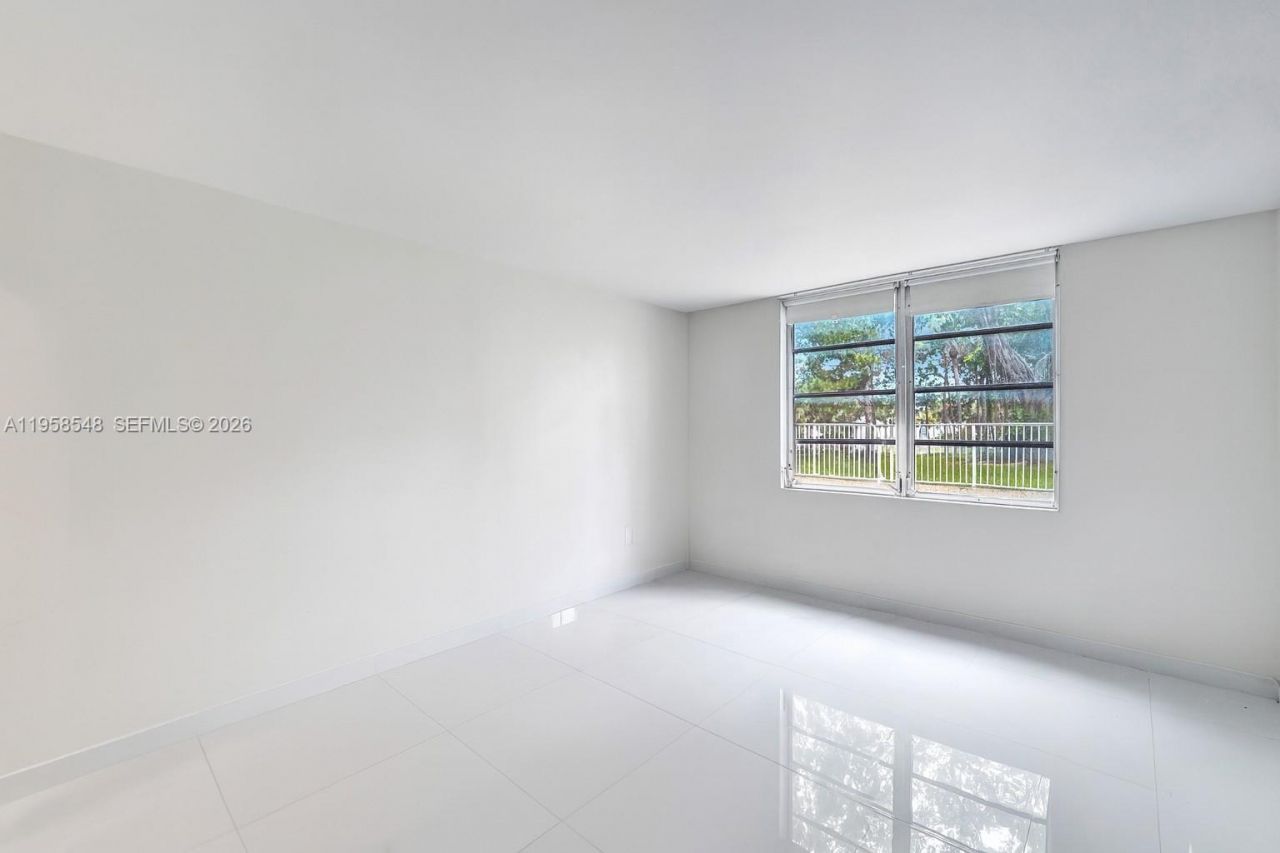 6911 Environ Blvd, Unit 1K, Lauderhill, FL 33319 Photo