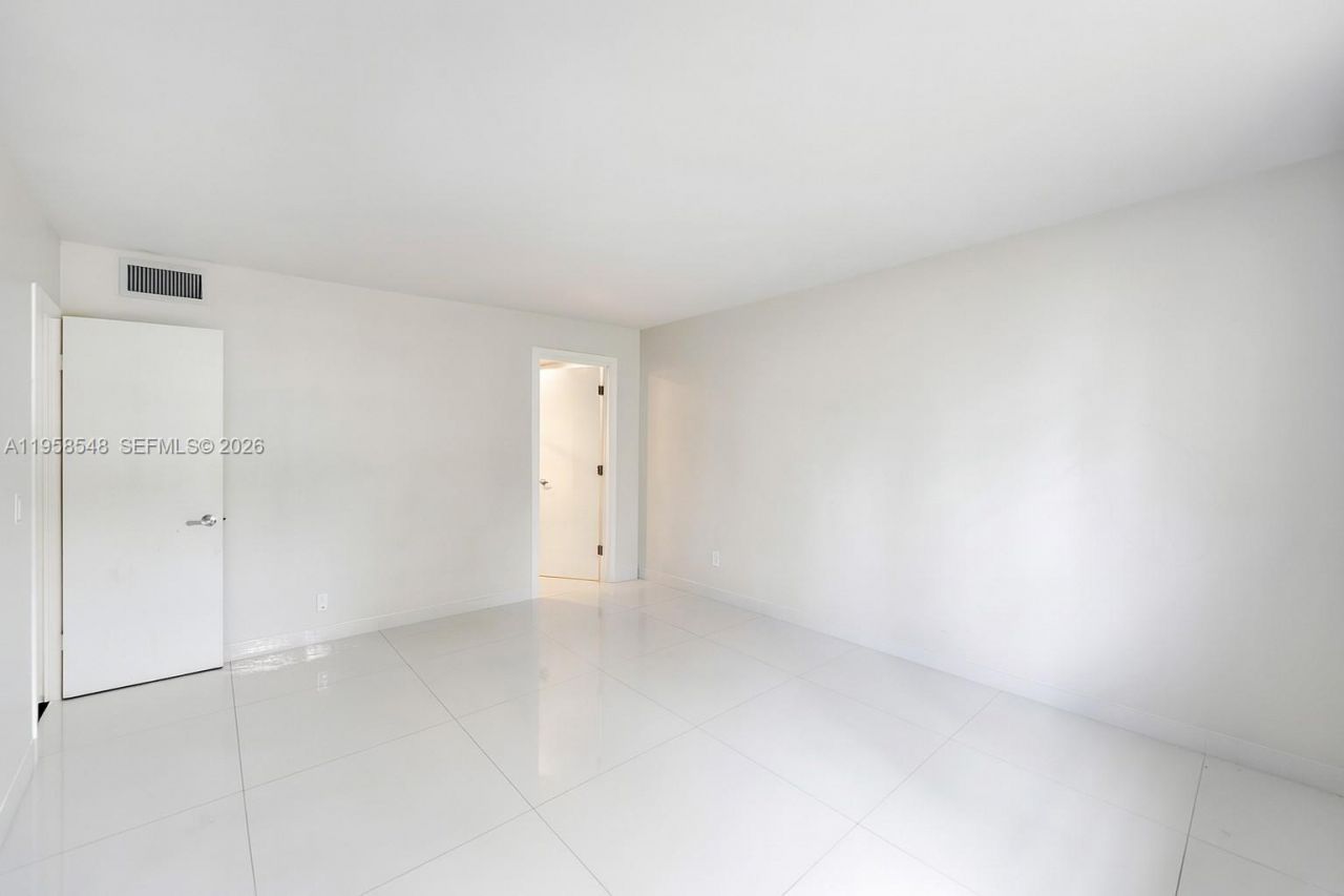 6911 Environ Blvd, Unit 1K, Lauderhill, FL 33319 Photo