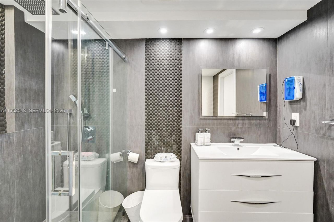 6911 Environ Blvd, Unit 1K, Lauderhill, FL 33319 Photo