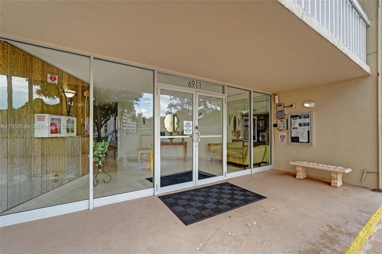 6911 Environ Blvd, Unit 1K, Lauderhill, FL 33319 Photo