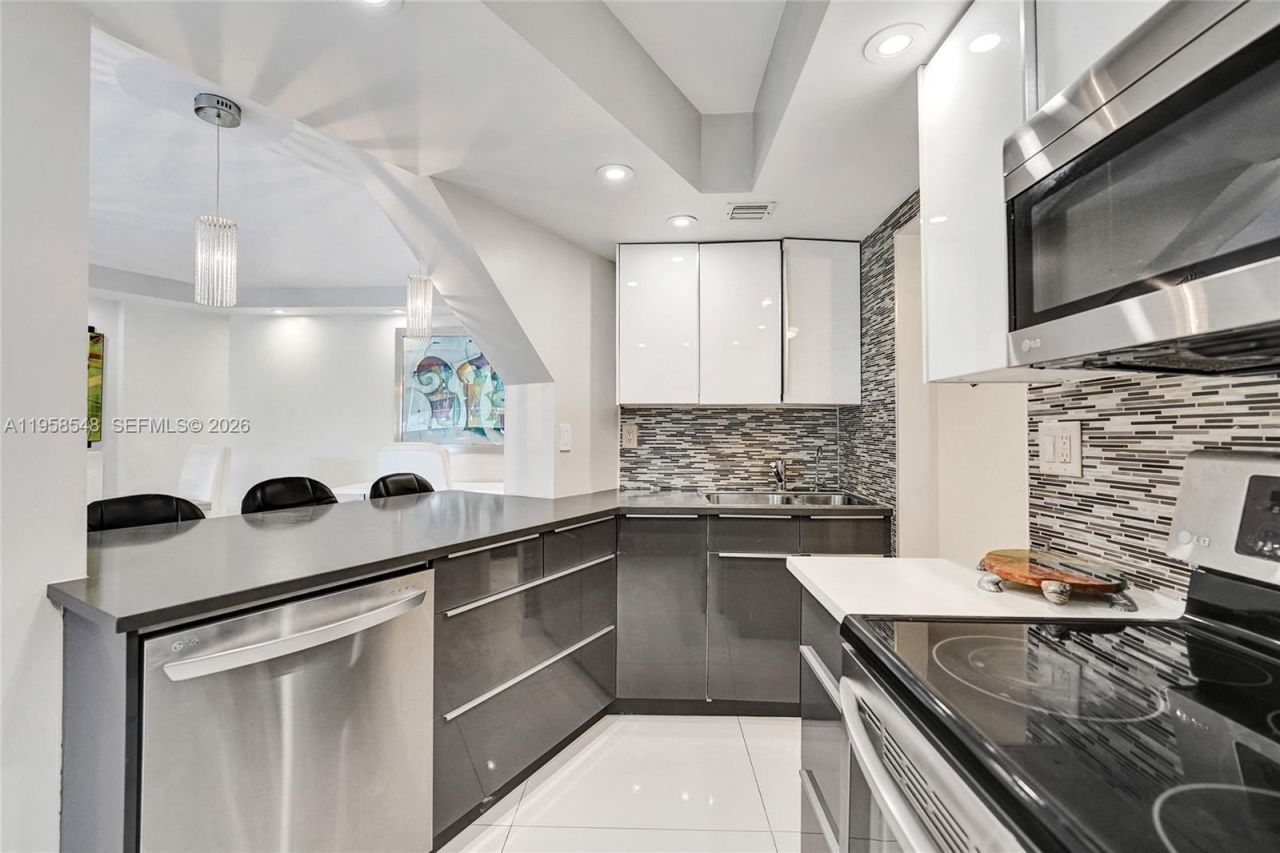 6911 Environ Blvd, Unit 1K, Lauderhill, FL 33319 Photo