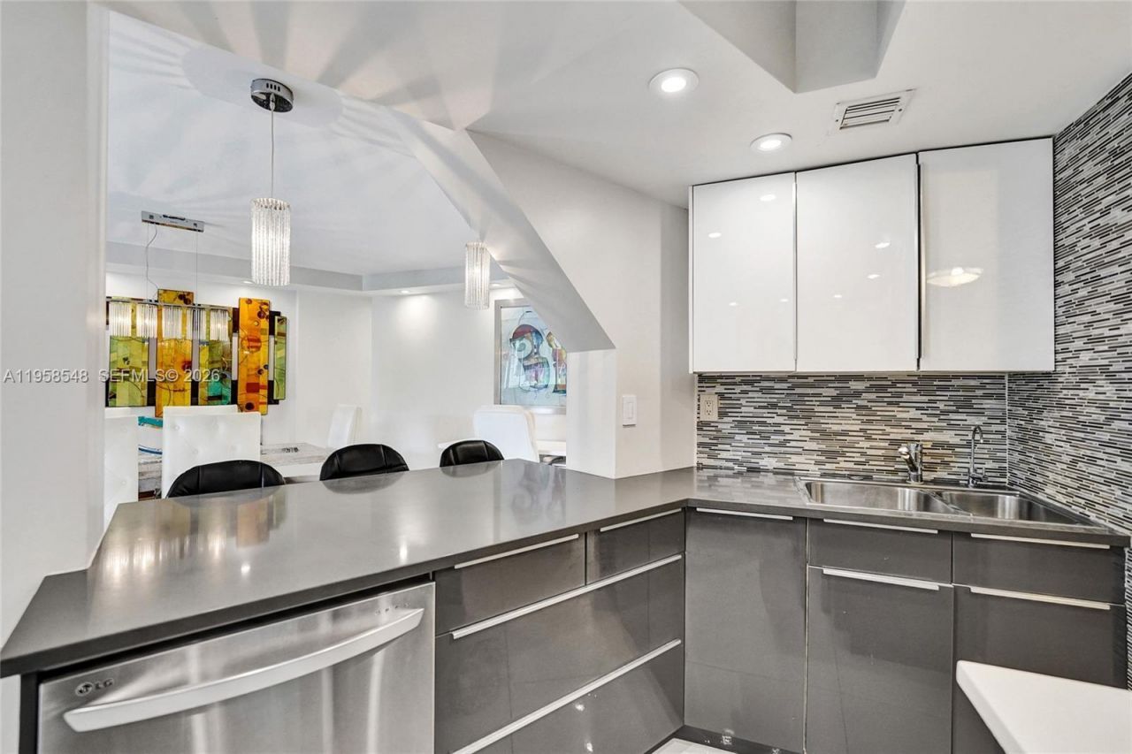 6911 Environ Blvd, Unit 1K, Lauderhill, FL 33319 Photo