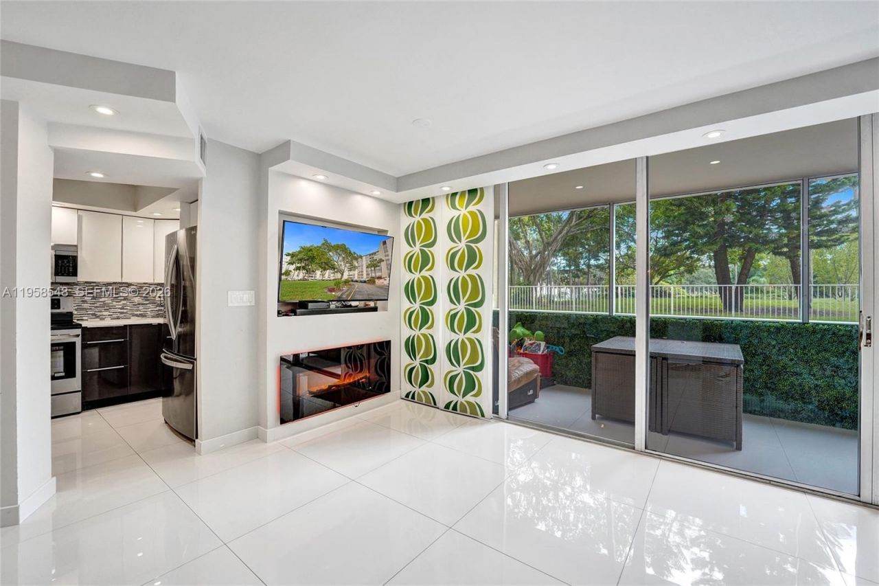 6911 Environ Blvd, Unit 1K, Lauderhill, FL 33319 Photo