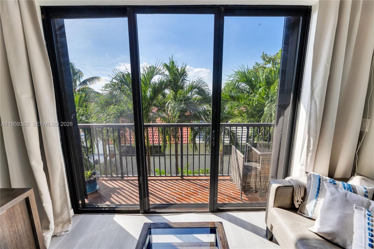 8816 Collins Ave, Unit 206, Surfside, FL 33154 Photo