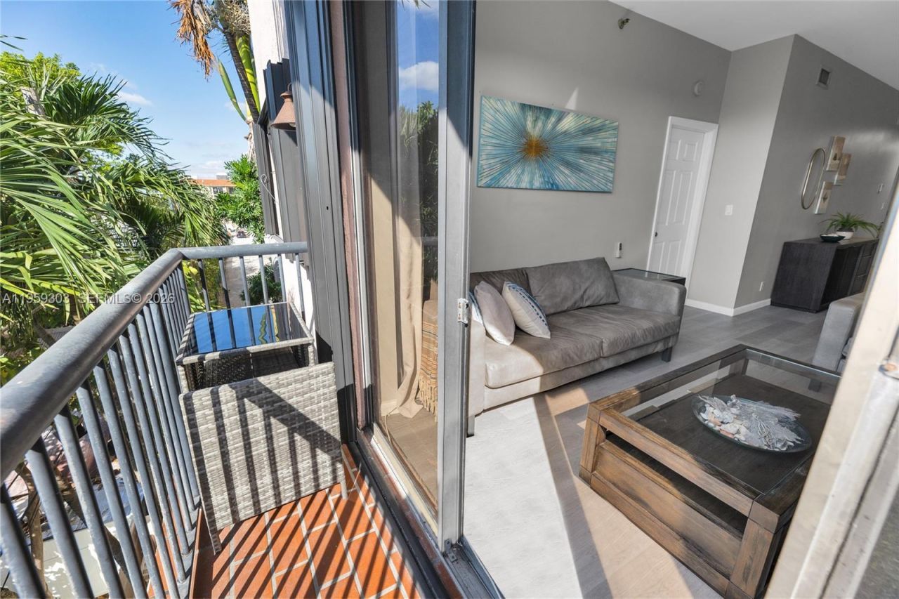 8816 Collins Ave, Unit 206, Surfside, FL 33154 Photo