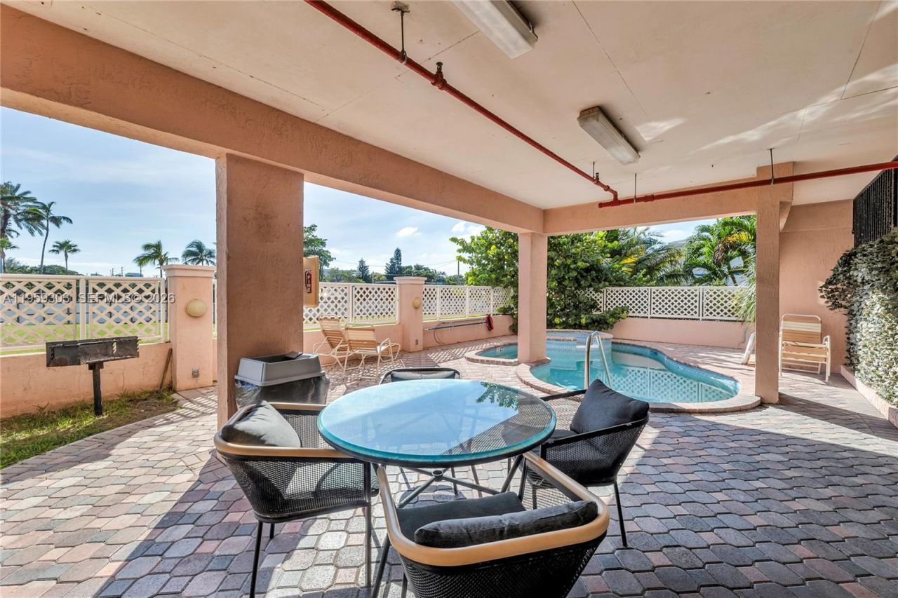 8816 Collins Ave, Unit 206, Surfside, FL 33154 Photo