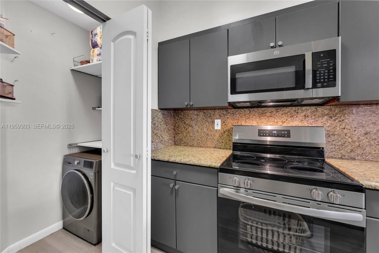 8816 Collins Ave, Unit 206, Surfside, FL 33154 Photo