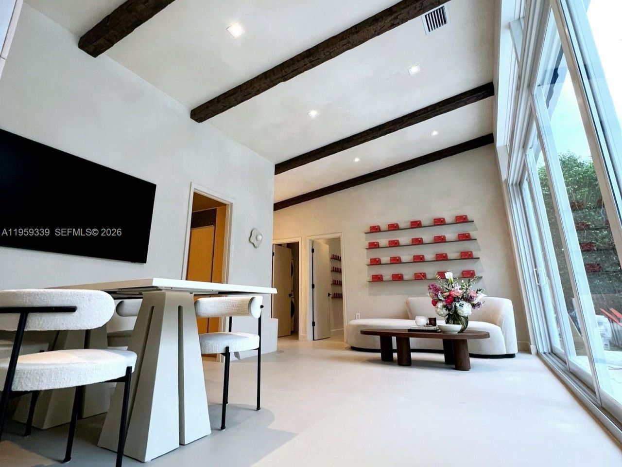 910 N Venetian Dr, Miami, FL 33139 Photo