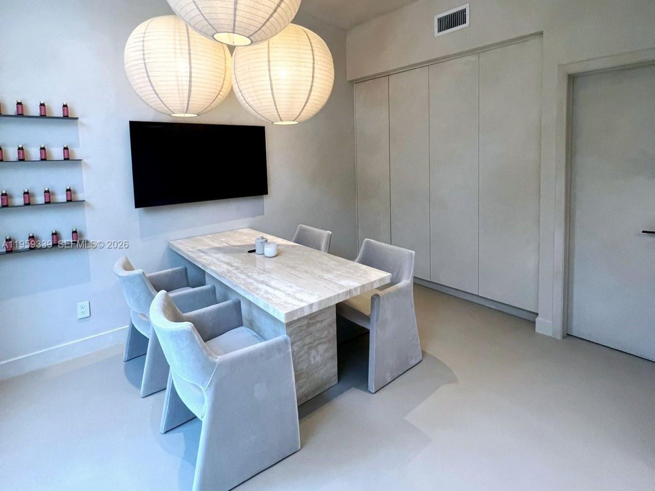 910 N Venetian Dr, Miami, FL 33139 Photo