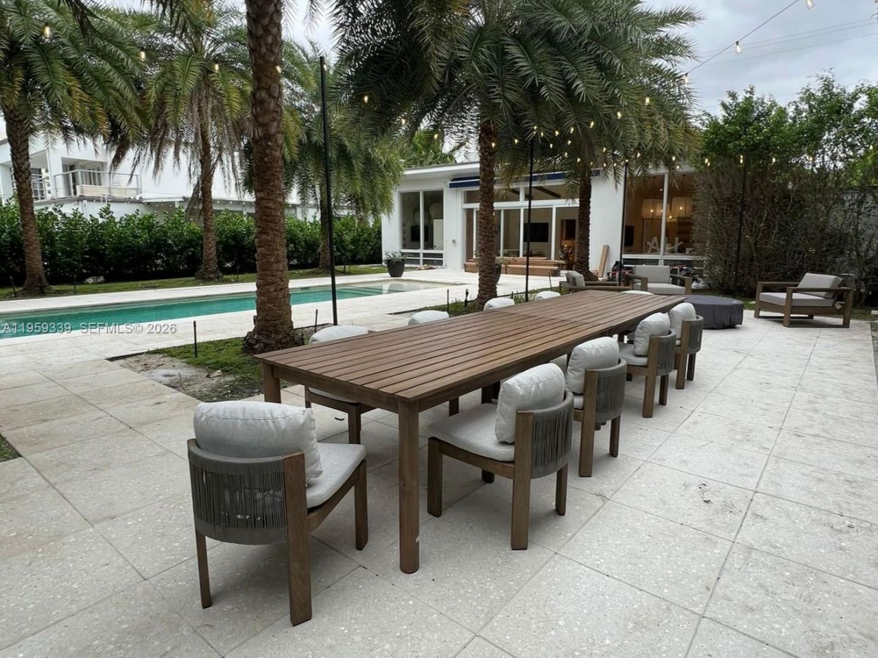 910 N Venetian Dr, Miami, FL 33139 Photo