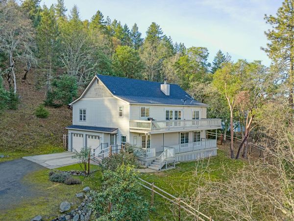 334 Andesite Drive, Jacksonville, OR 97530