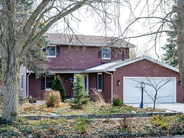 20 Ashley Lane, Champaign, IL 61820