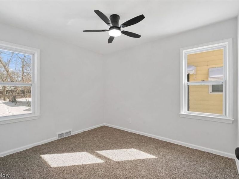 2401 Greenvale Road, Cleveland, OH 44121 Photo 16