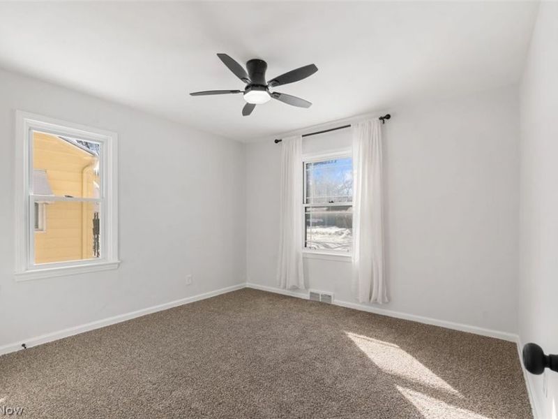 2401 Greenvale Road, Cleveland, OH 44121 Photo 18