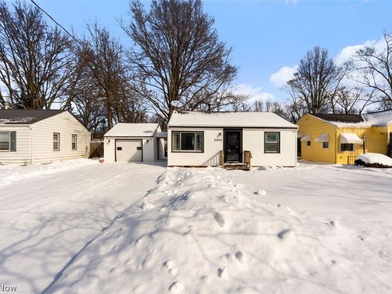 2401 Greenvale Road, Cleveland, OH 44121 Photo 3