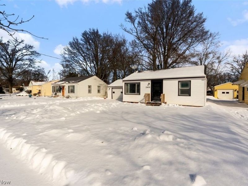 2401 Greenvale Road, Cleveland, OH 44121 Photo 4