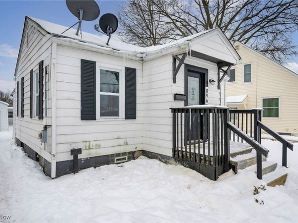 896 Indian Trail, Akron, OH 44314