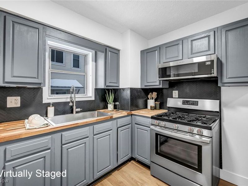 896 Indian Trail, Akron, OH 44314 Photo 13