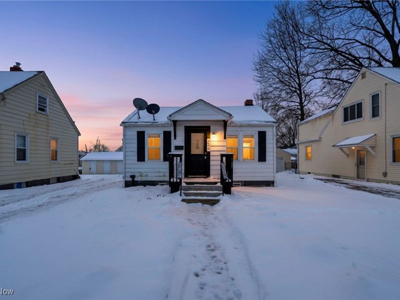 896 Indian Trail, Akron, OH 44314 Photo 2