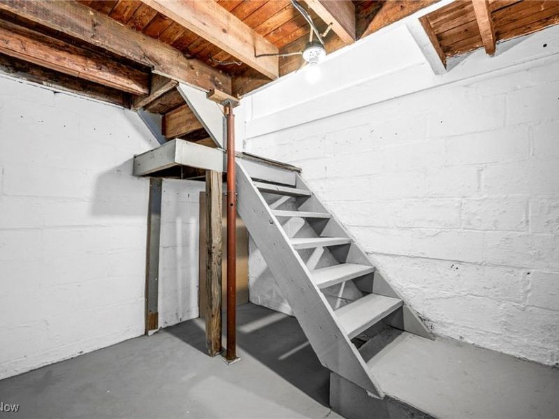 896 Indian Trail, Akron, OH 44314 Photo 24