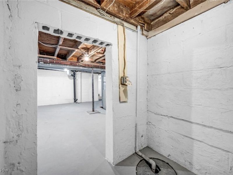 896 Indian Trail, Akron, OH 44314 Photo 28