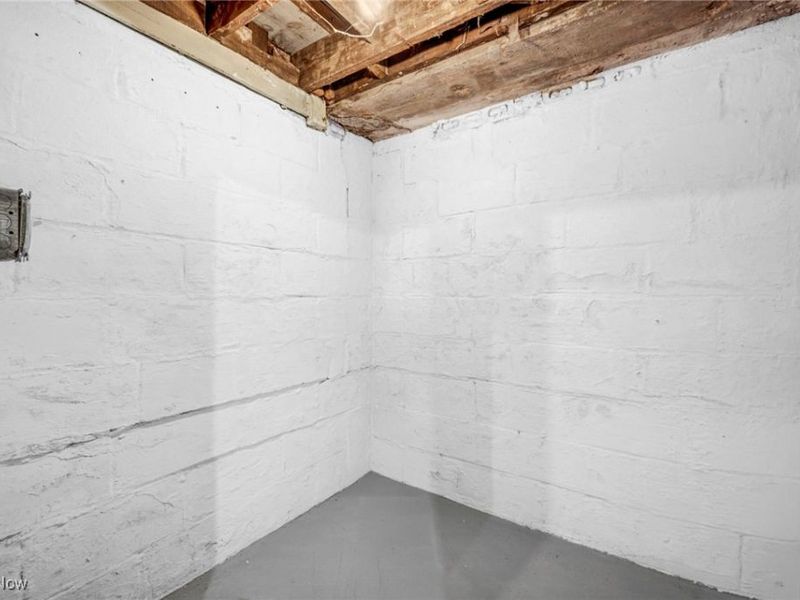 896 Indian Trail, Akron, OH 44314 Photo 29