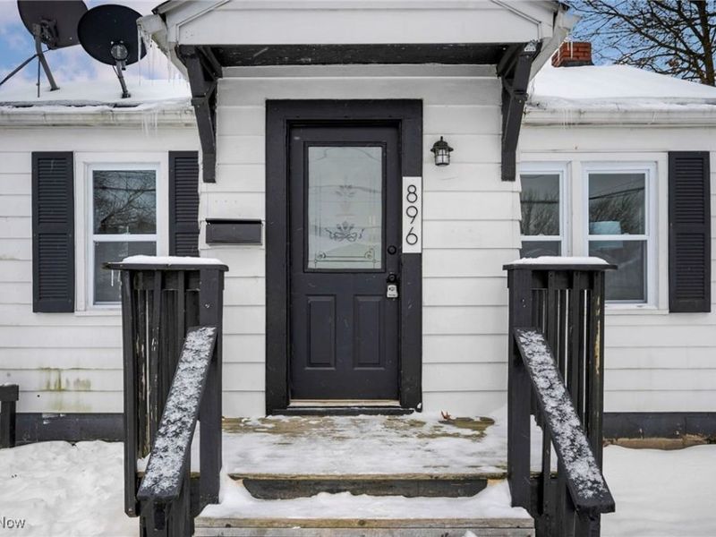 896 Indian Trail, Akron, OH 44314 Photo 3