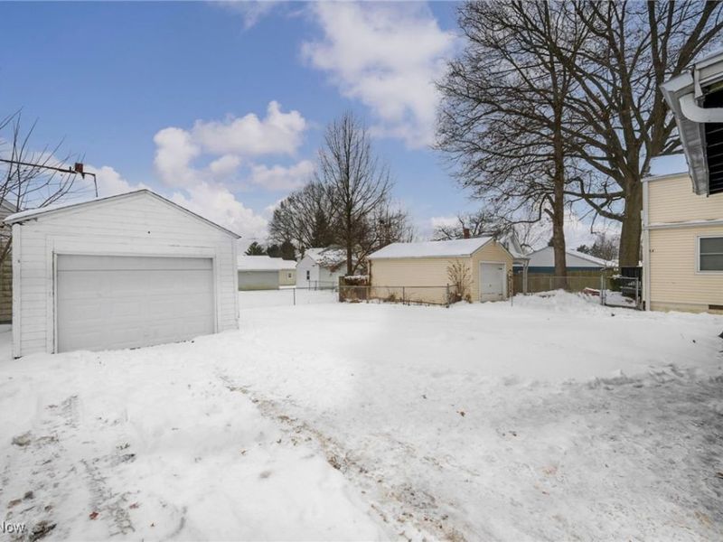 896 Indian Trail, Akron, OH 44314 Photo 33