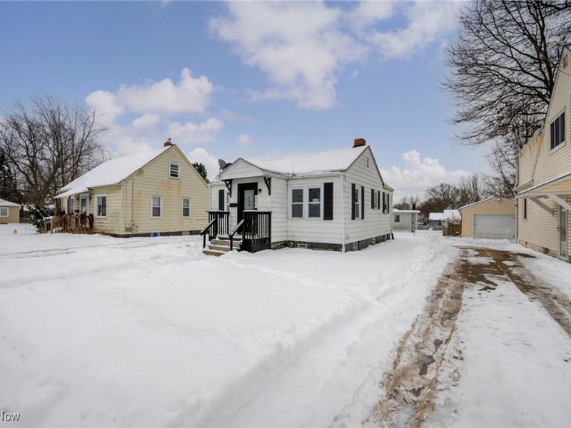 896 Indian Trail, Akron, OH 44314 Photo 5