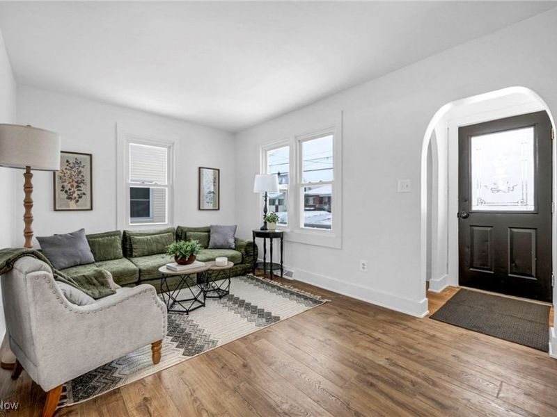 896 Indian Trail, Akron, OH 44314 Photo 6