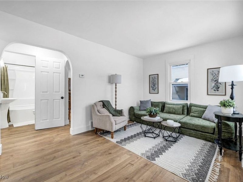 896 Indian Trail, Akron, OH 44314 Photo 7