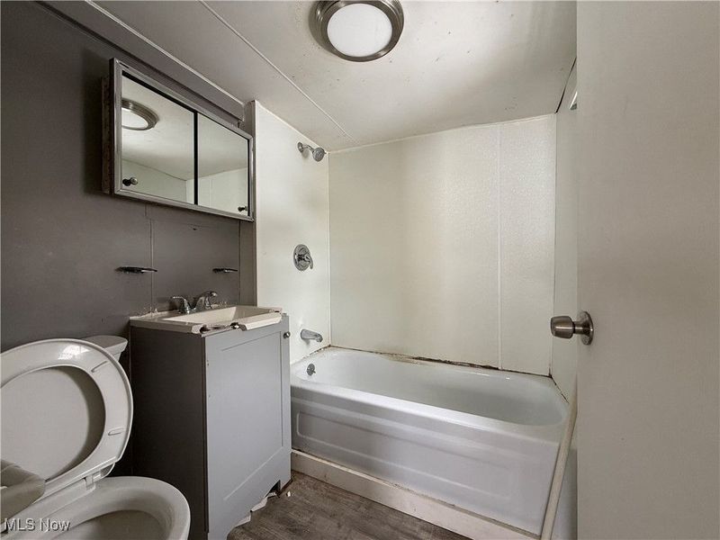 3834 Bosworth Road, Cleveland, OH 44111 Photo 25