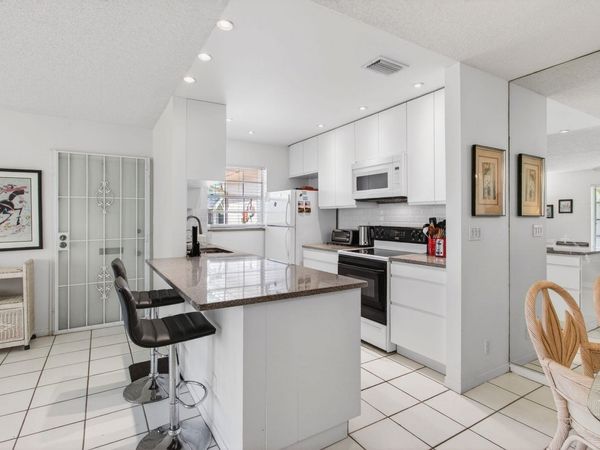 1327 High Point Way SE, Unit D, Delray Beach, FL 33445