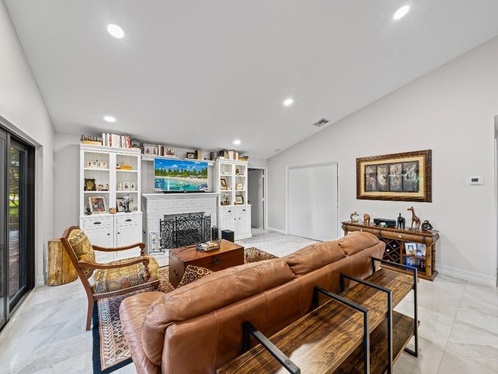 23313 Water Cir, Boca Raton, FL 33486 Photo