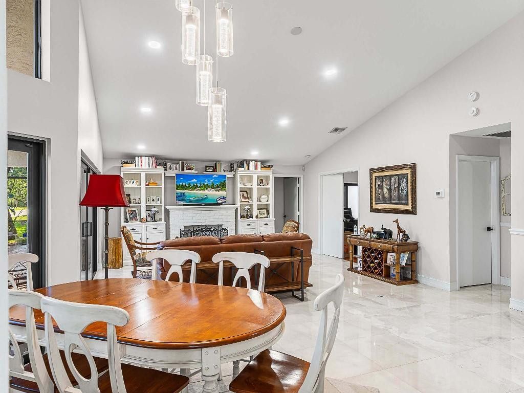 23313 Water Cir, Boca Raton, FL 33486 Photo