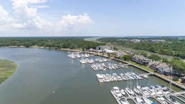 1948 Marsh Oak Lane Photo 11