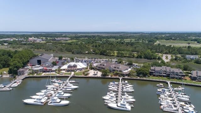 1948 Marsh Oak Lane Photo 7