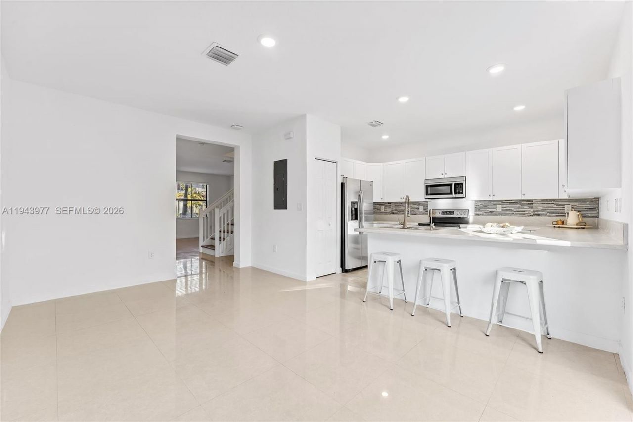 3386 W 106th Ter, Hialeah, FL 33018 Photo