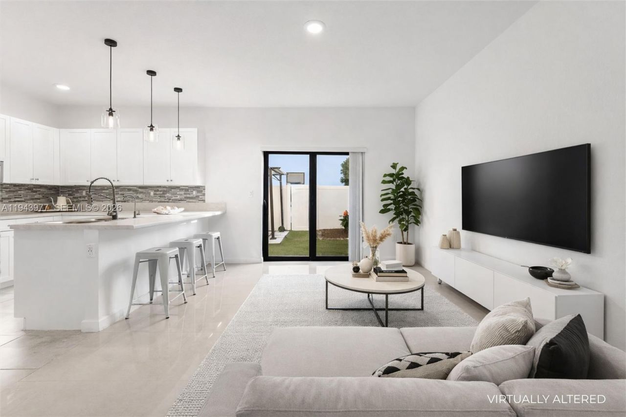 3386 W 106th Ter, Hialeah, FL 33018 Photo