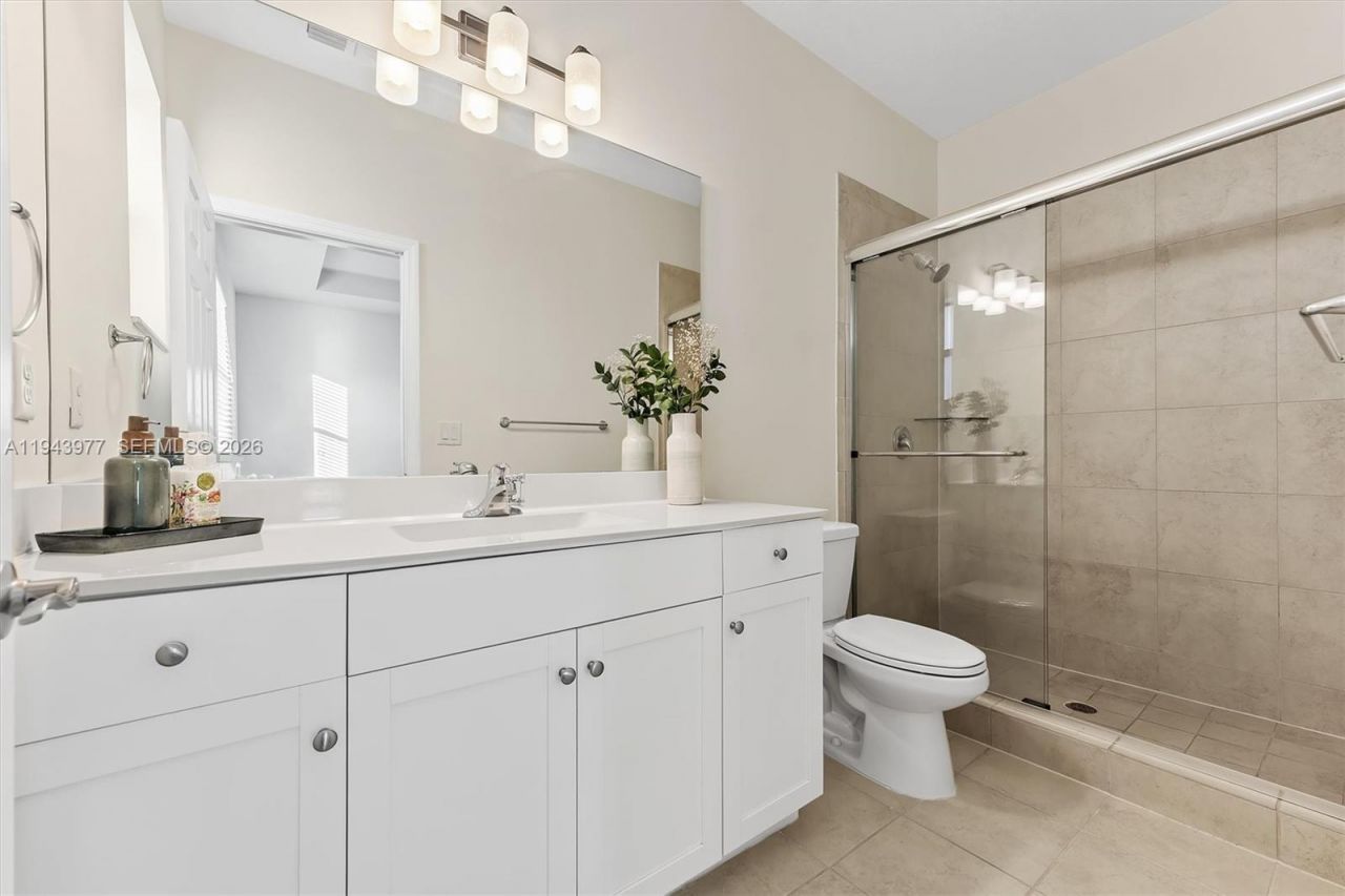 3386 W 106th Ter, Hialeah, FL 33018 Photo